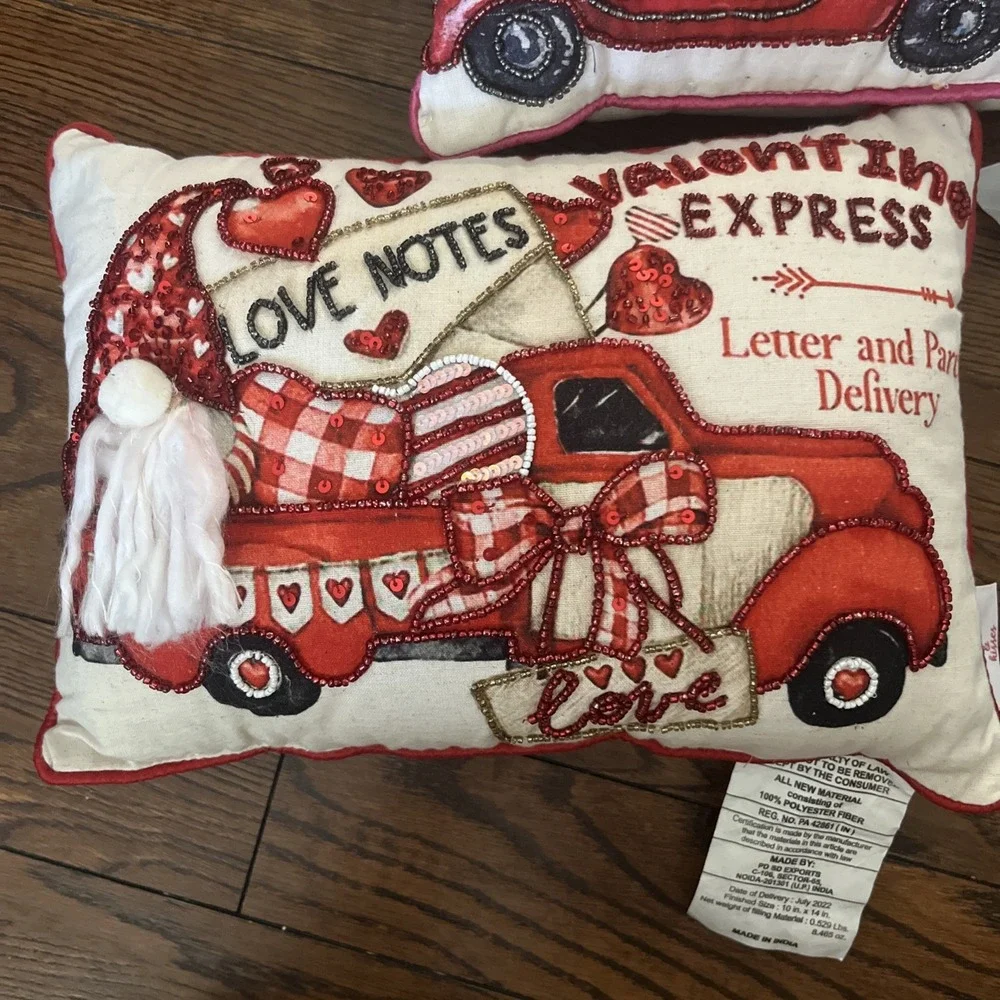 2 Hearts And Kisses Throw pillows Gnome Cars Beaded Love Embellished 13x9 Read